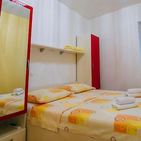 Apartments Luxur Center Baška Voda Esterno foto