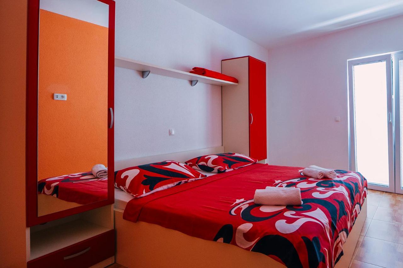 Apartments Luxur Center Baška Voda Esterno foto