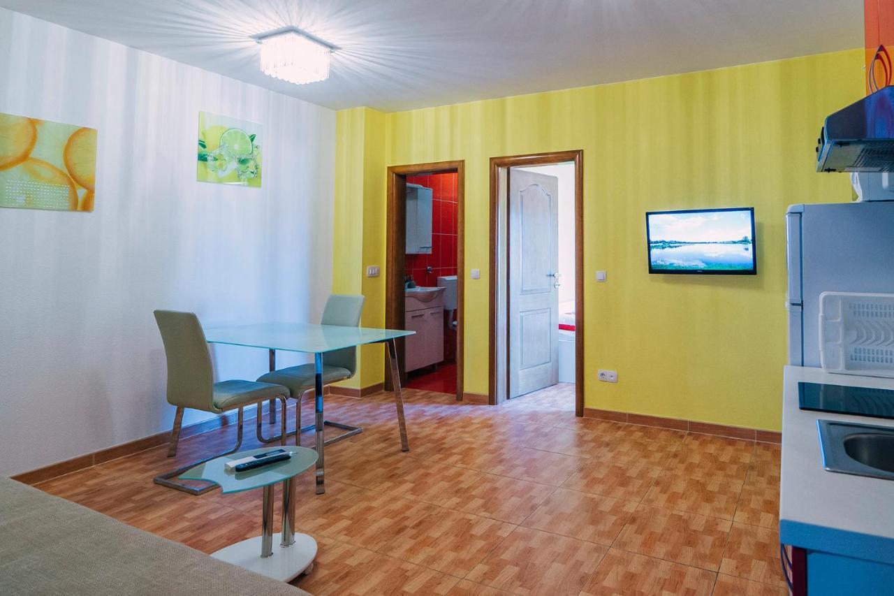 Apartments Luxur Center Baška Voda Esterno foto