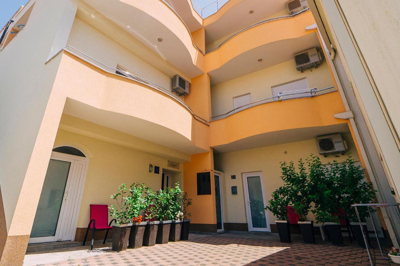 Apartments Luxur Center Baška Voda Esterno foto