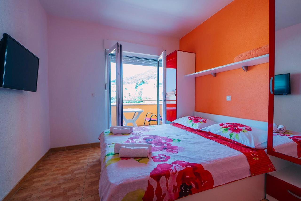 Apartments Luxur Center Baška Voda Esterno foto