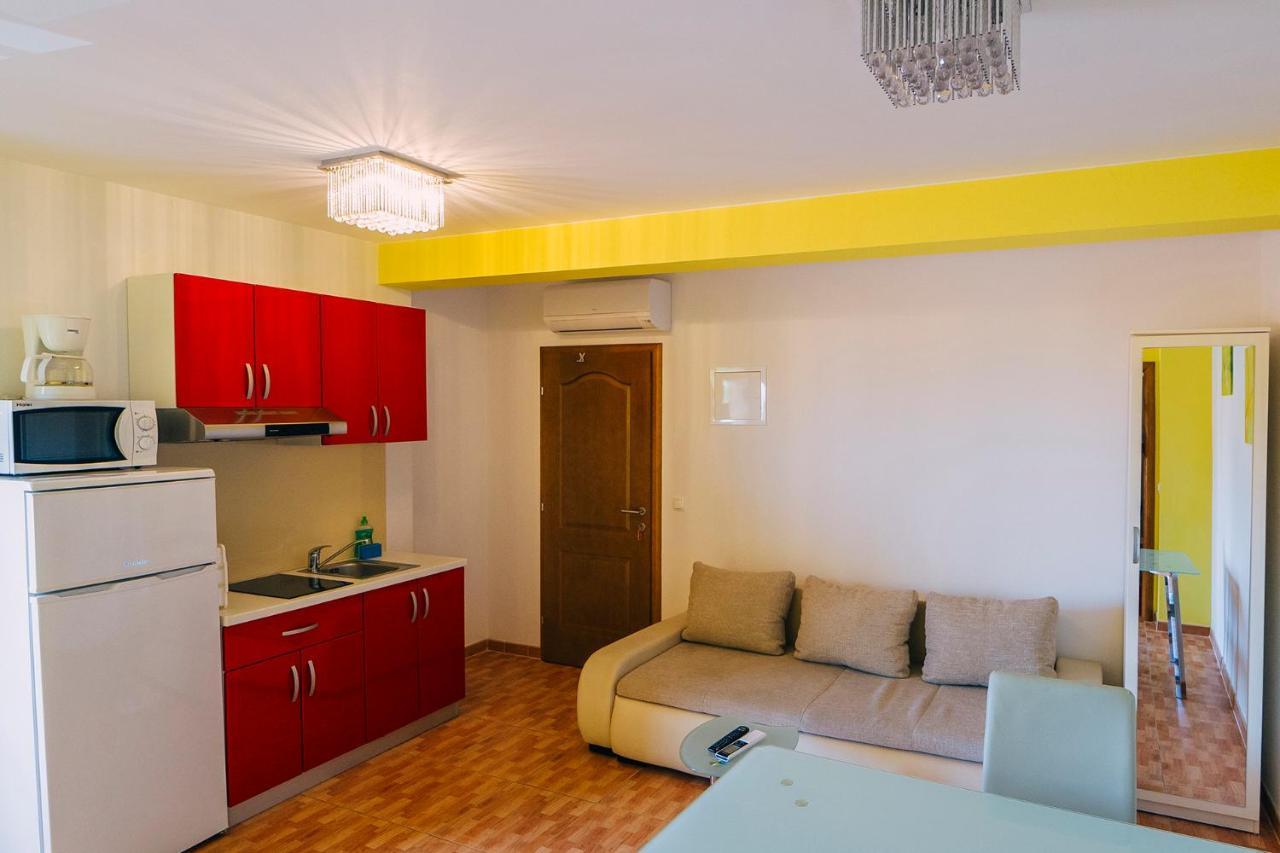 Apartments Luxur Center Baška Voda Esterno foto