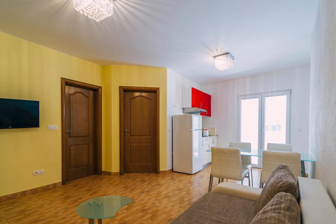 Apartments Luxur Center Baška Voda Esterno foto