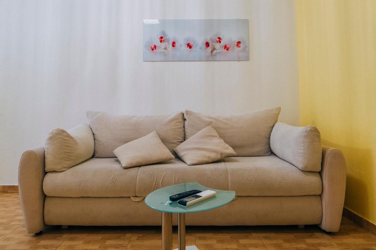 Apartments Luxur Center Baška Voda Esterno foto