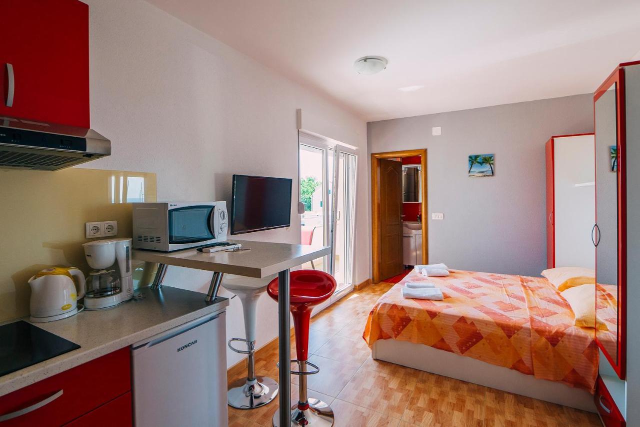 Apartments Luxur Center Baška Voda Esterno foto