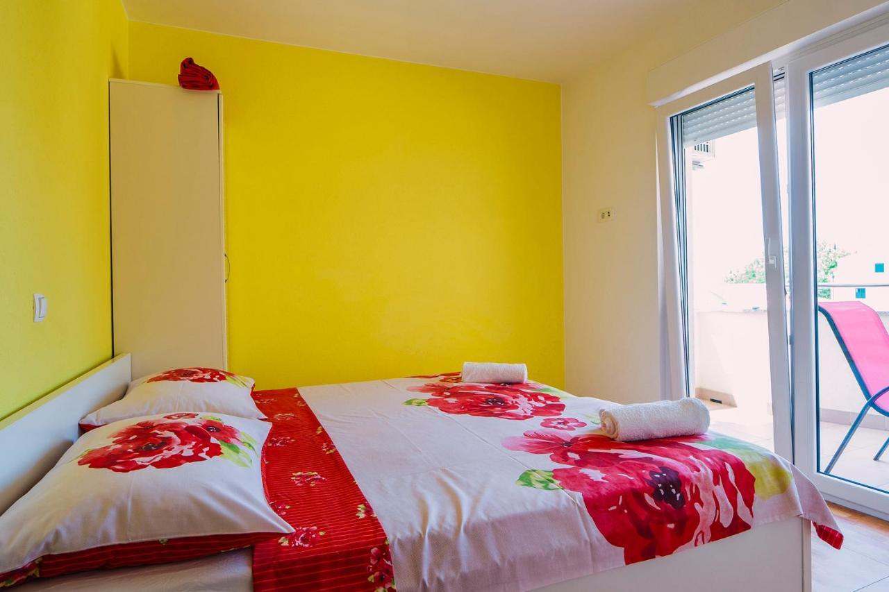 Apartments Luxur Center Baška Voda Esterno foto
