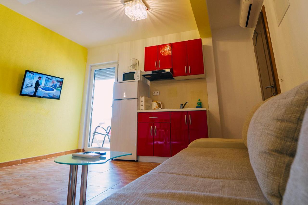 Apartments Luxur Center Baška Voda Esterno foto